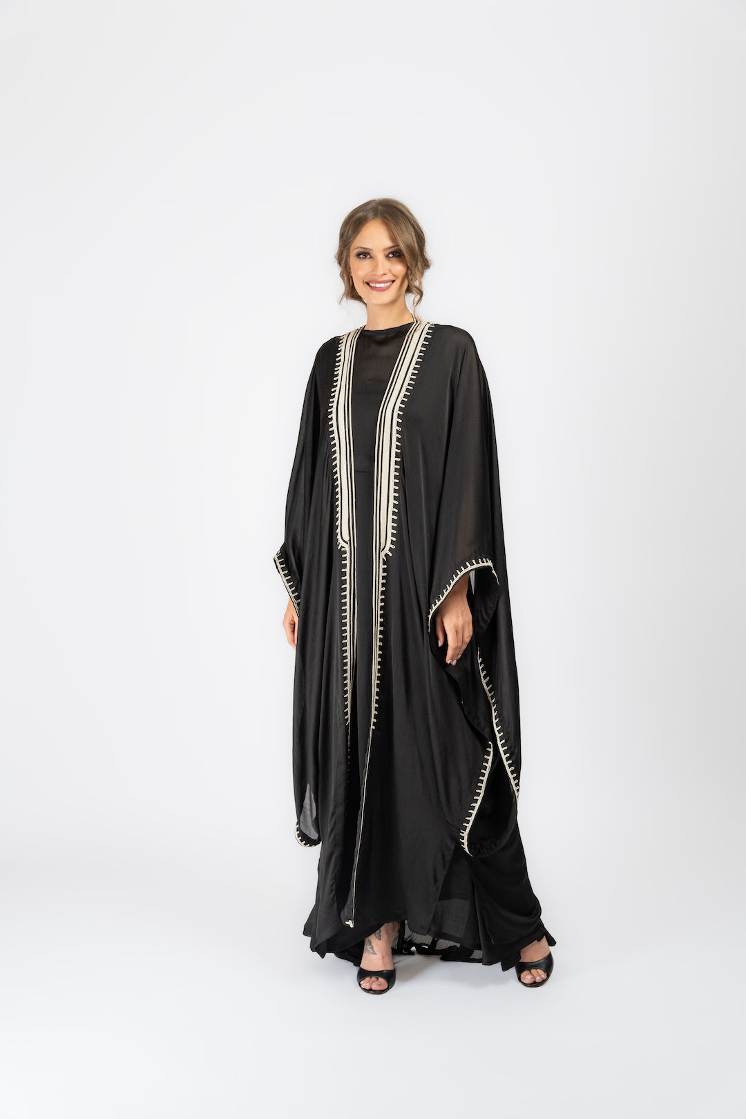 MOONLIT BISHT SET