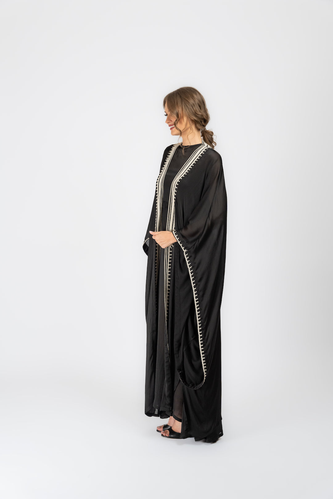 MOONLIT BISHT SET